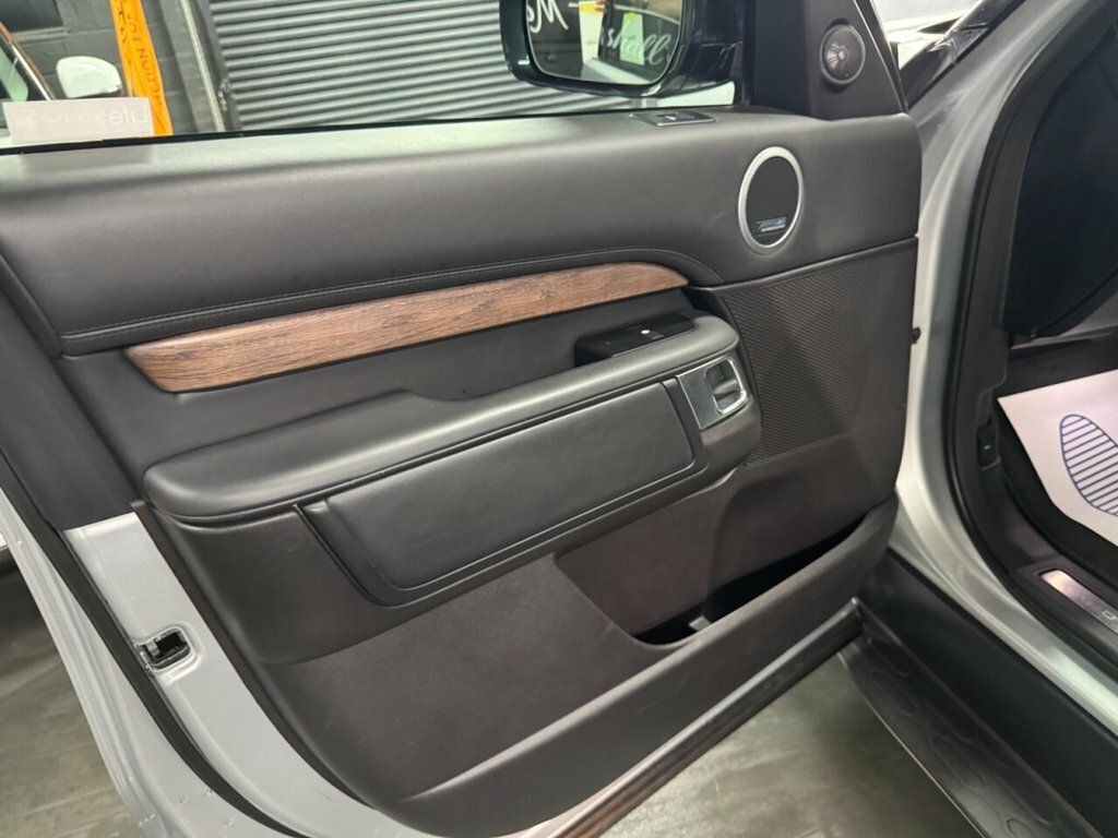 Land Rover Discovery Sdv6 Hse Grey #50