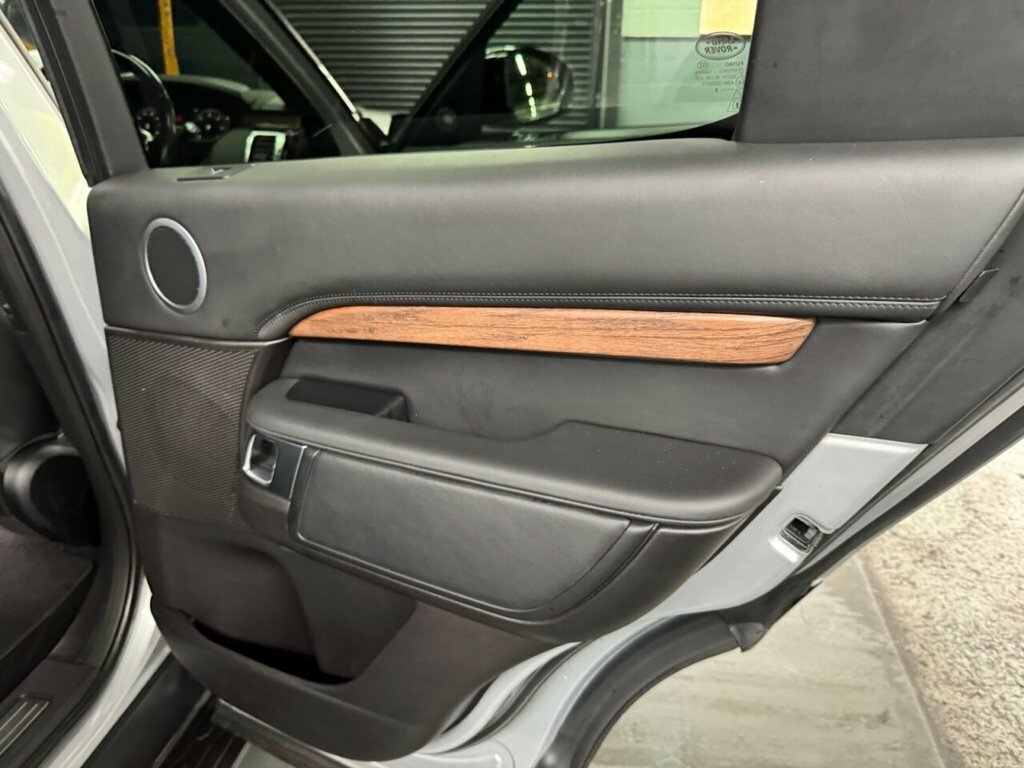 Land Rover Discovery Sdv6 Hse Grey #42