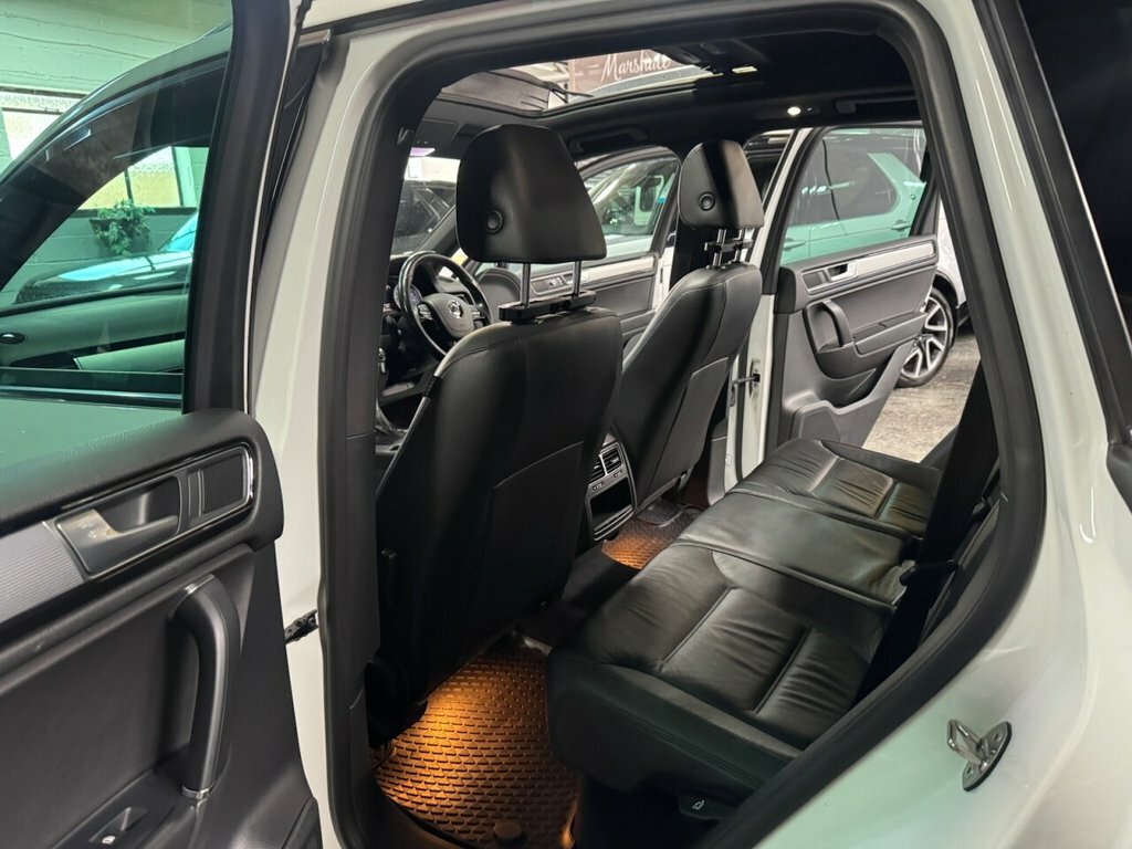 Volkswagen Touareg V6 R-line Tdi Bluemotion Technology 4Wd Black #31