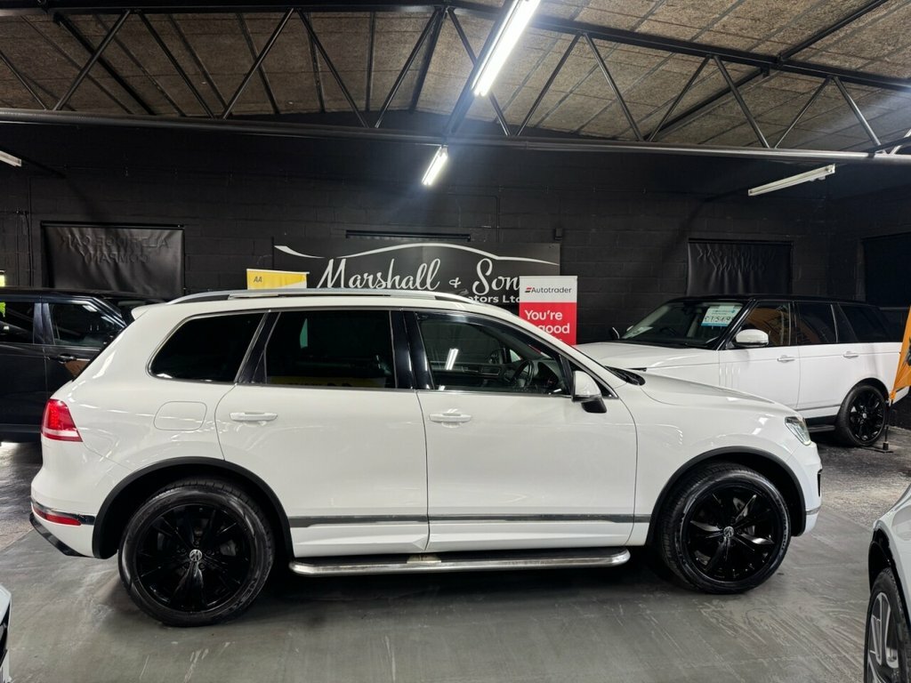 Volkswagen Touareg 3L R-line White #2