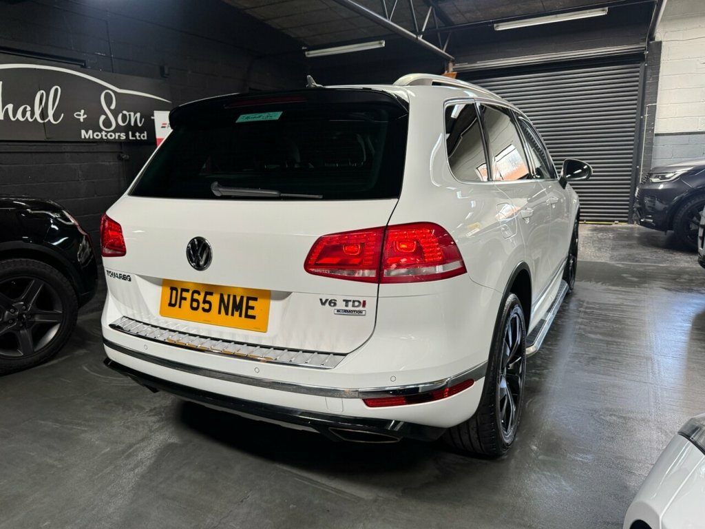 Volkswagen Touareg 3L R-line White #5