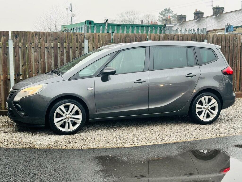 Vauxhall Zafira Tourer Exclusiv 5-Door Silver #11