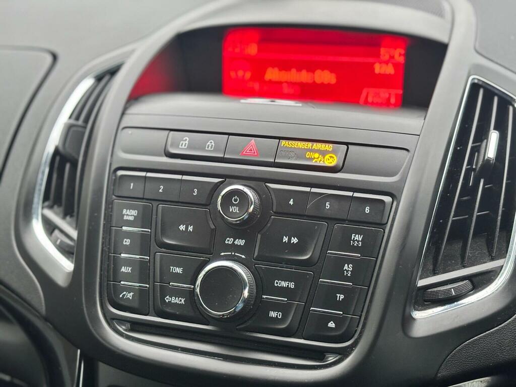Vauxhall Zafira Tourer Exclusiv 5-Door Silver #20