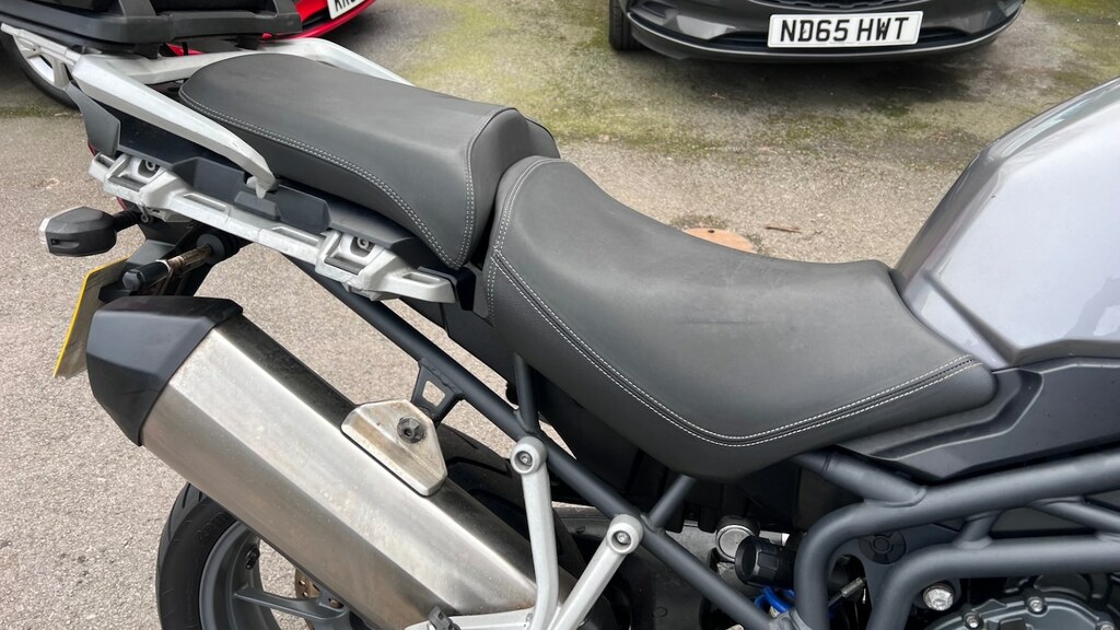 Triumph Tiger Explorer Abs 12My Service History Back Box LV15JVP Grey #4