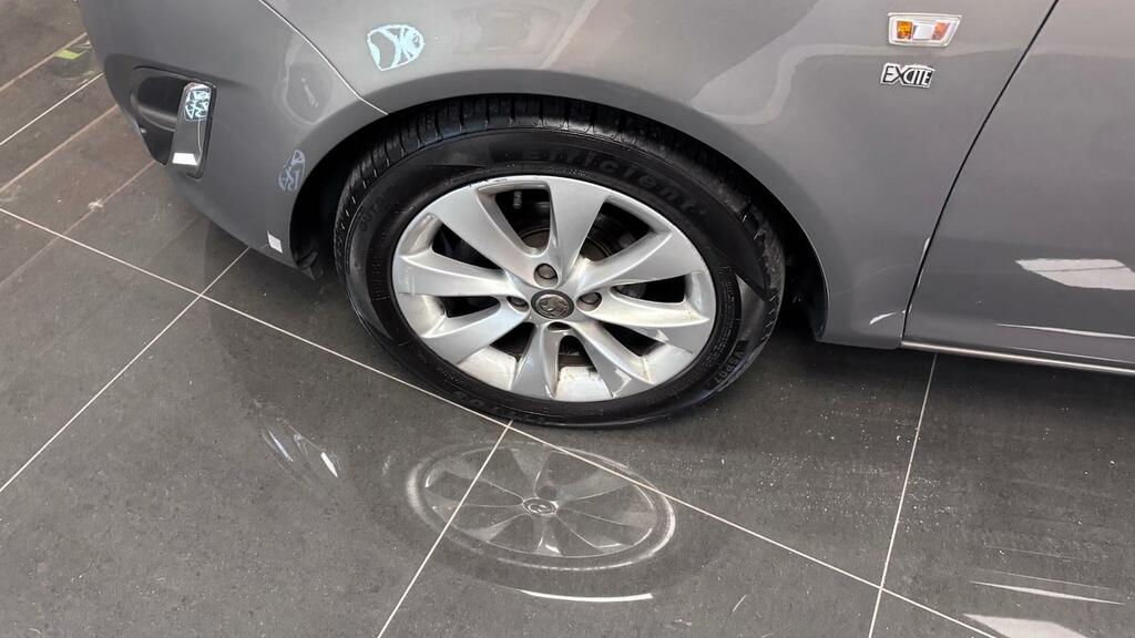 Vauxhall Corsa Excite White #11