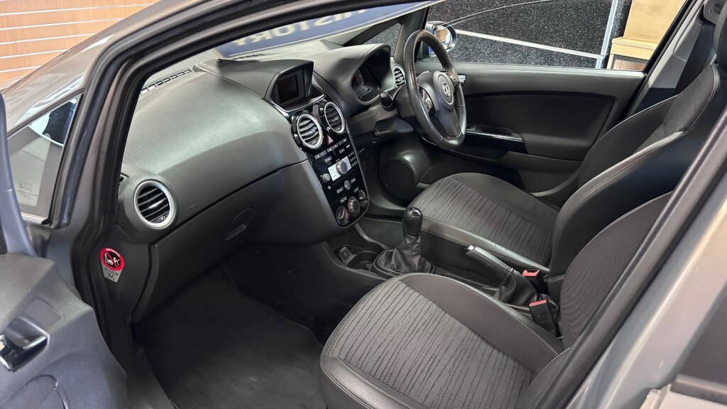 Vauxhall Corsa Excite White #10