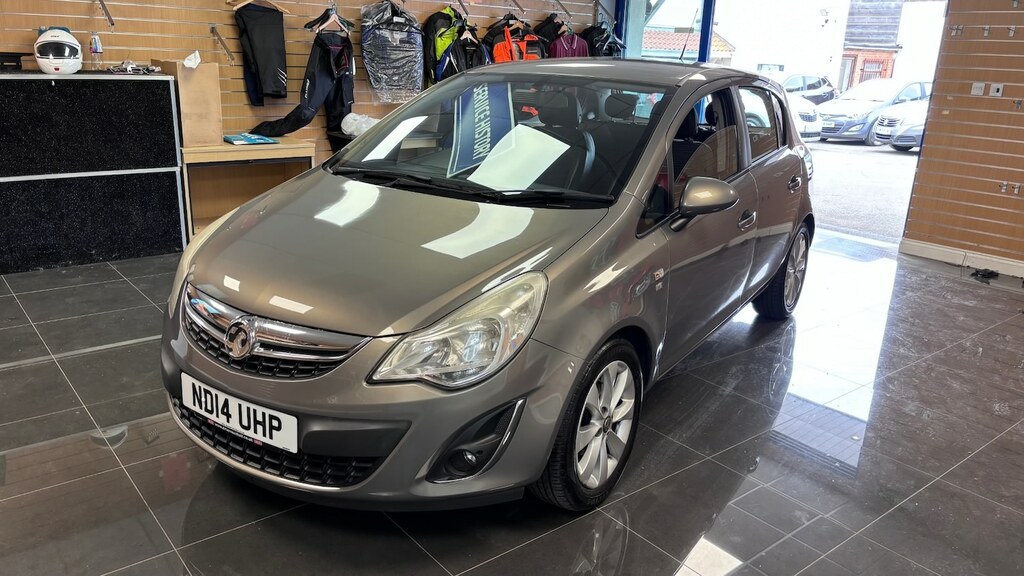 Vauxhall Corsa Excite White #1