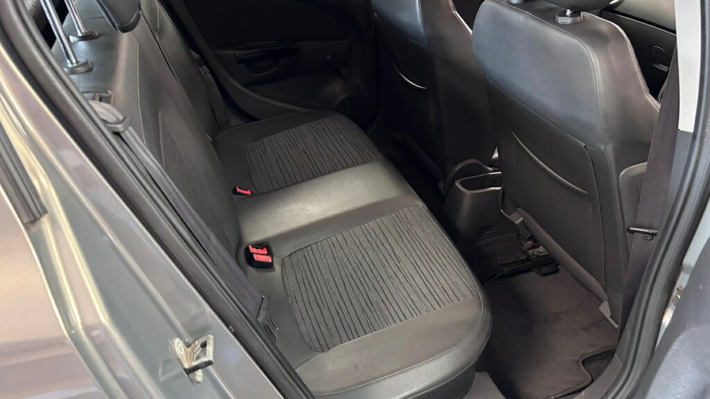 Vauxhall Corsa Excite White #32