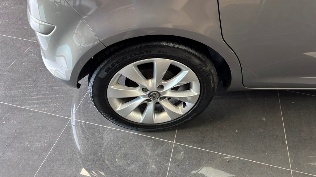 Vauxhall Corsa Excite White #13