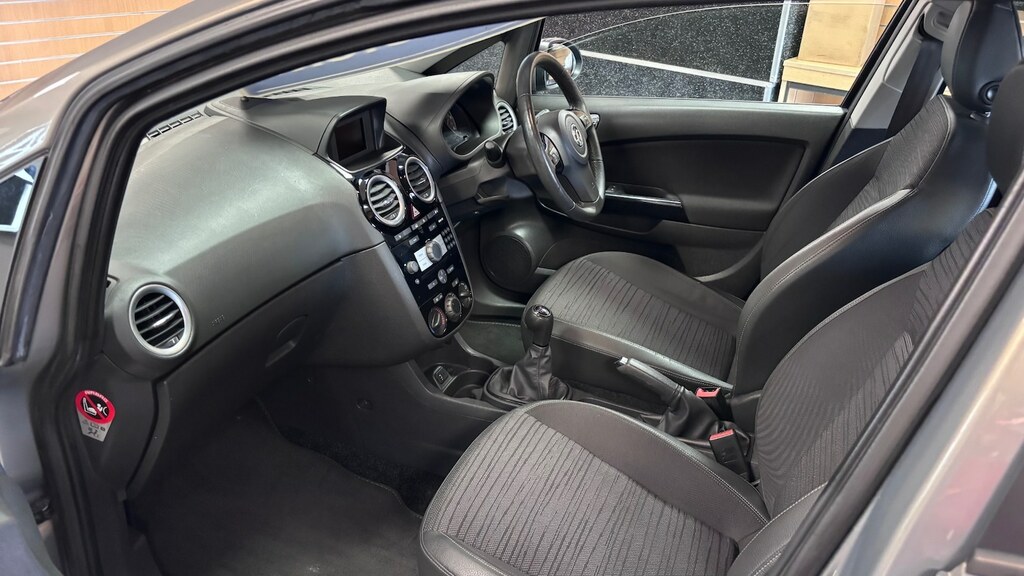 Vauxhall Corsa Excite White #2