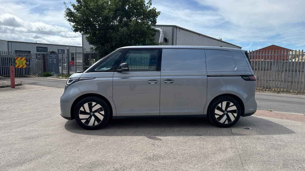 Volkswagen ID.Buzz Gtx Lwb 7 Seat 340 Ps 79 Kwh Pro White #18