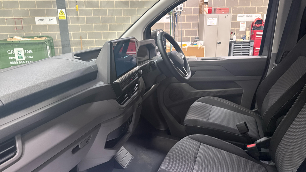 Volkswagen Transporter Transporter 2.0 Tdi 150 Commerce Pro Van KP26MWL #2