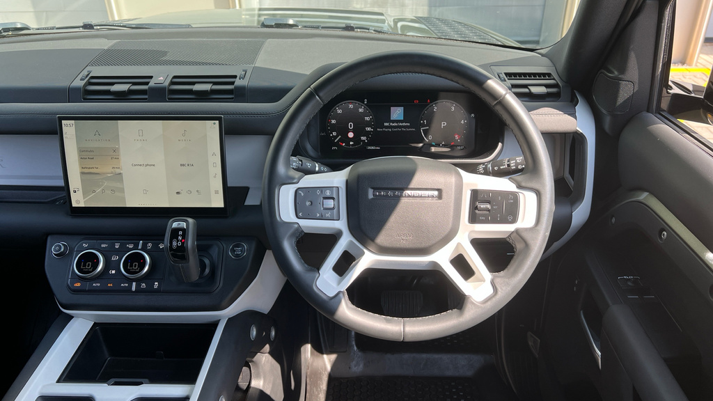 Land Rover Defender 3L X-dynamic Se Black #15