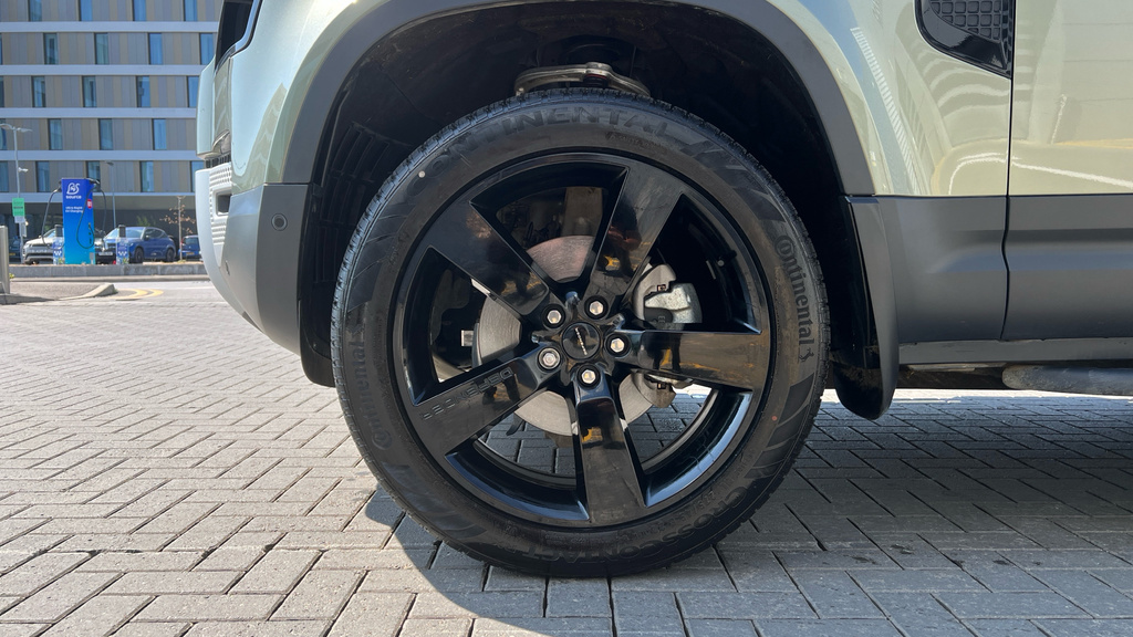 Land Rover Defender 3L X-dynamic Se Black #24