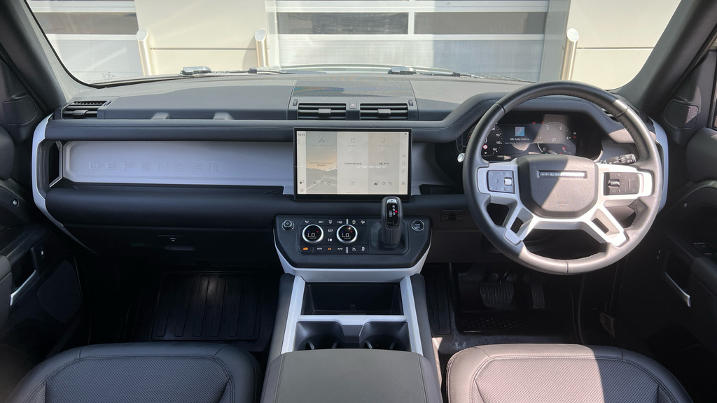 Land Rover Defender 3L X-dynamic Se Black #9
