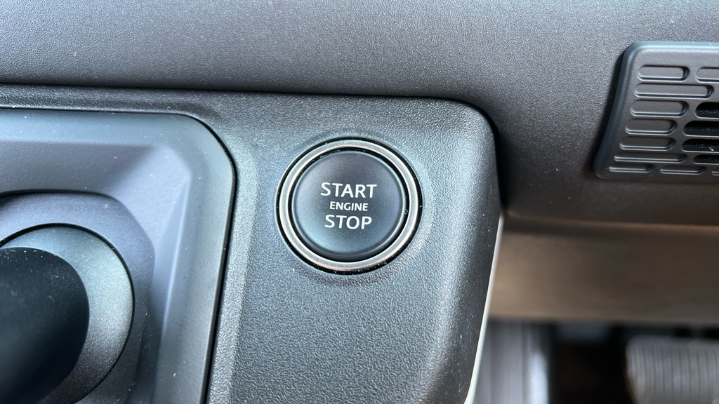 Land Rover Defender 3L X-dynamic Se Black #52