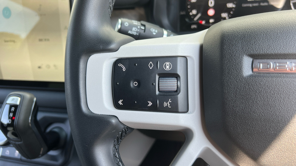 Land Rover Defender 3L X-dynamic Se Black #30