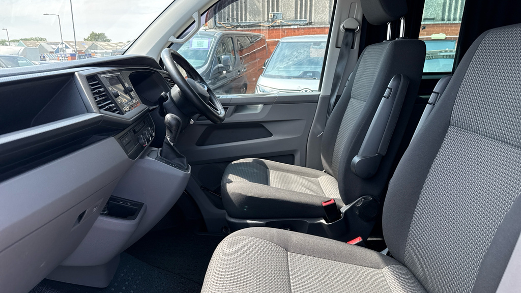 Volkswagen Transporter Transporter 2.0 Tdi 150 Highline Kombi Van Dsg Grey #2