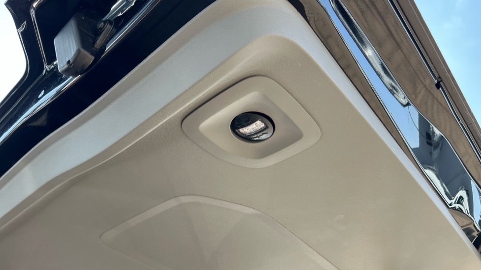 Ford Tourneo Custom Titanium White #60