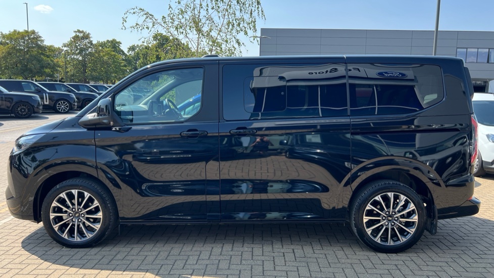 Ford Tourneo Custom Tourneo Custom V710 Titanium X Bus M1 340 L1 65Kwh Black #6