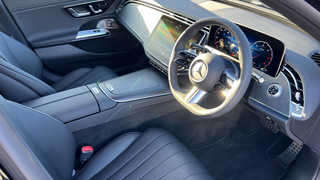 Mercedes-Benz E Class E Class E220d Amg Line Premium 9G-tronic Pan Black #3