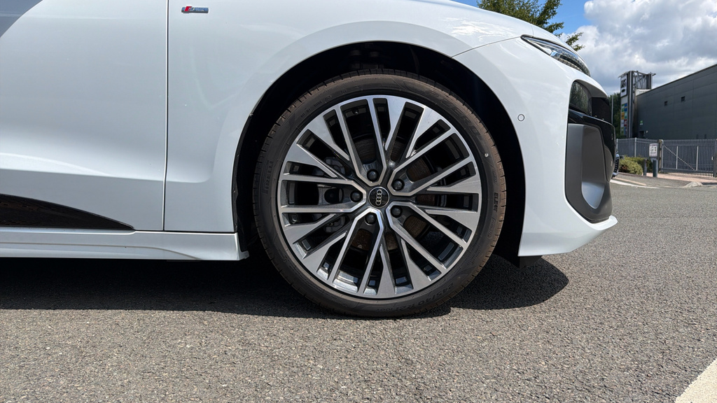 Audi A6 Avant Audi A6 Avant S Line E-tron 210,00 Kw White #5