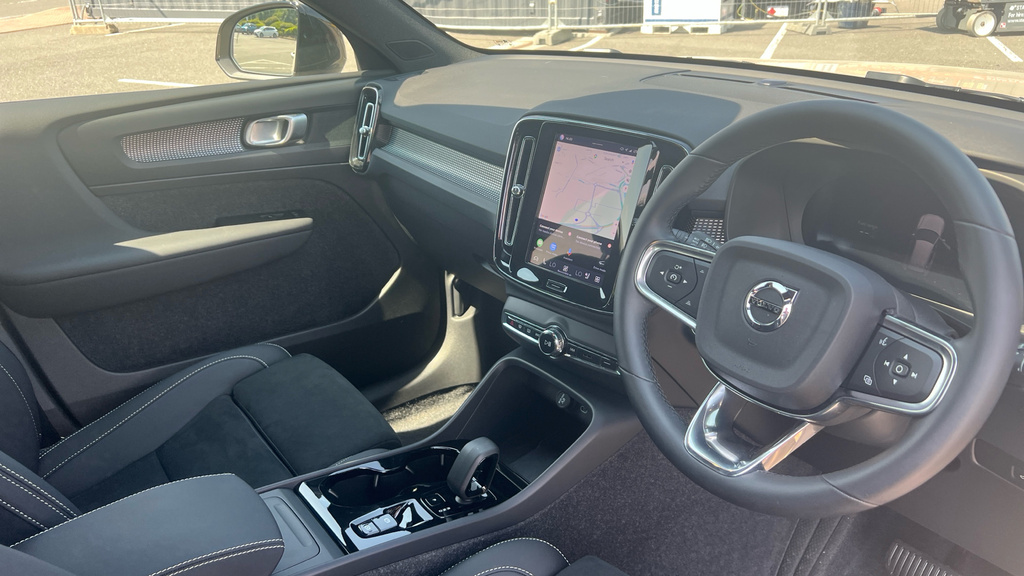 Volvo XC40 Xc40 2.0 B4p Plus Dark SV25UFR Gold #4