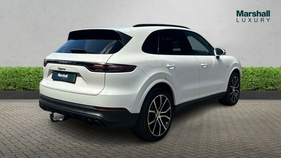 Porsche Cayenne Cayenne Estate Special Editions E-hybrid Platinum LA72GLV White #3