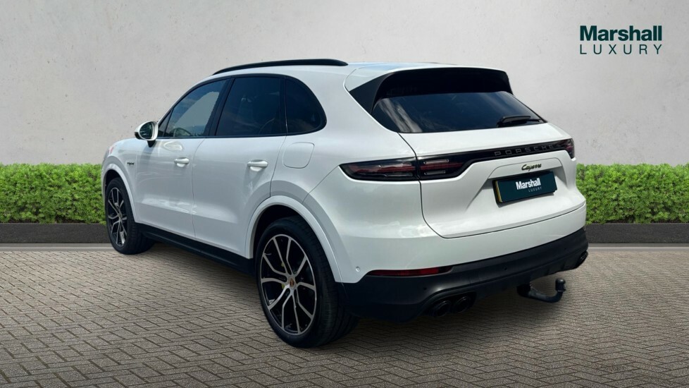 Porsche Cayenne Cayenne Estate Special Editions E-hybrid Platinum LA72GLV White #5