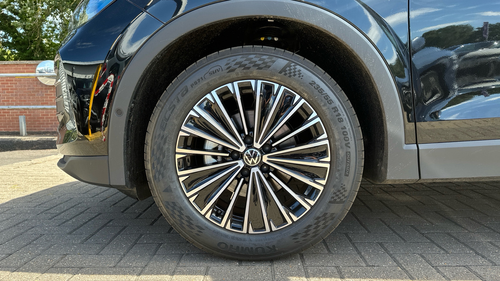 Volkswagen Tiguan Tiguan Match 1.5 Etsi 130 Ps 7-Speed Dsg Black #5