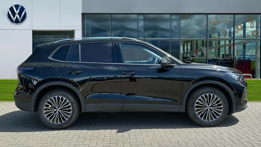 Volkswagen Tiguan Tiguan Match 1.5 Etsi 130 Ps 7-Speed Dsg Black #4