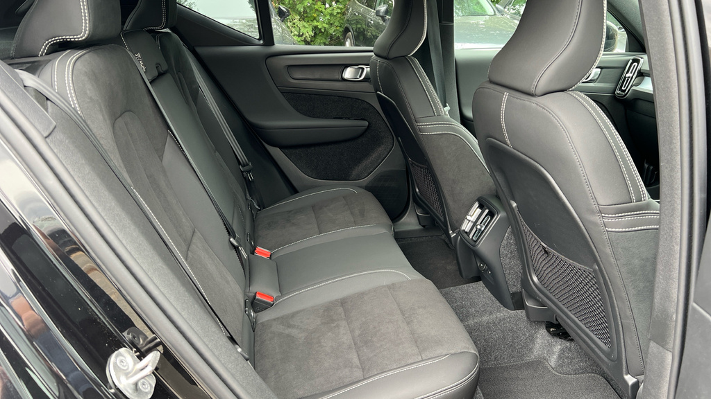 Volvo XC40 Xc40 2.0 B3p Plus Black Edition FP75HFF Black #6