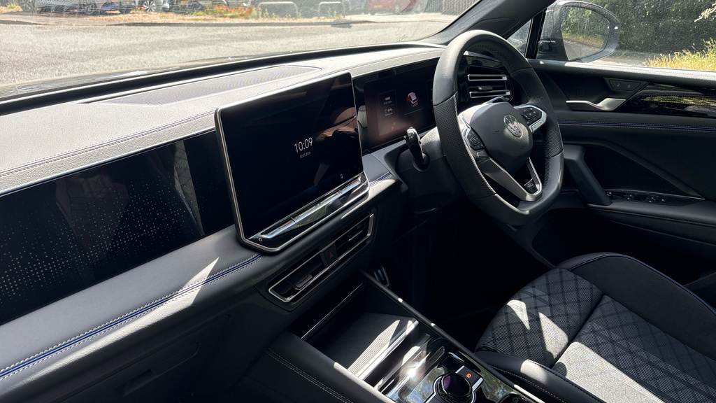 Volkswagen Tiguan Tiguan 1.5 Tsi 272 Ehybrid R-line Dsg Grey #2