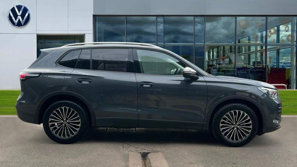 Volkswagen Tiguan Tiguan 1.5 Etsi 150 Match Dsg GJ75OVH Grey #4