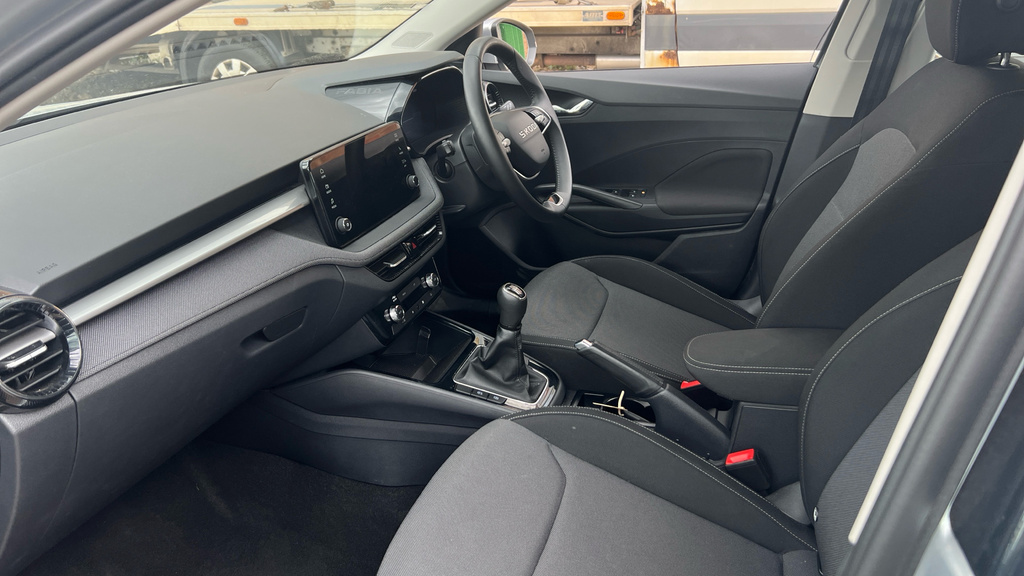Skoda Fabia Fabia 1.0 Tsi Se Edition GD25EZU Silver #2