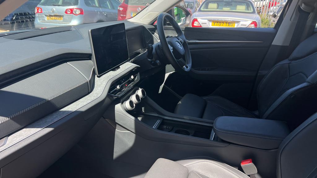Skoda Kodiaq Kodiaq 1.5 Tsi E-tec Se L Dsg 7 Seat EN74WBT Black #2