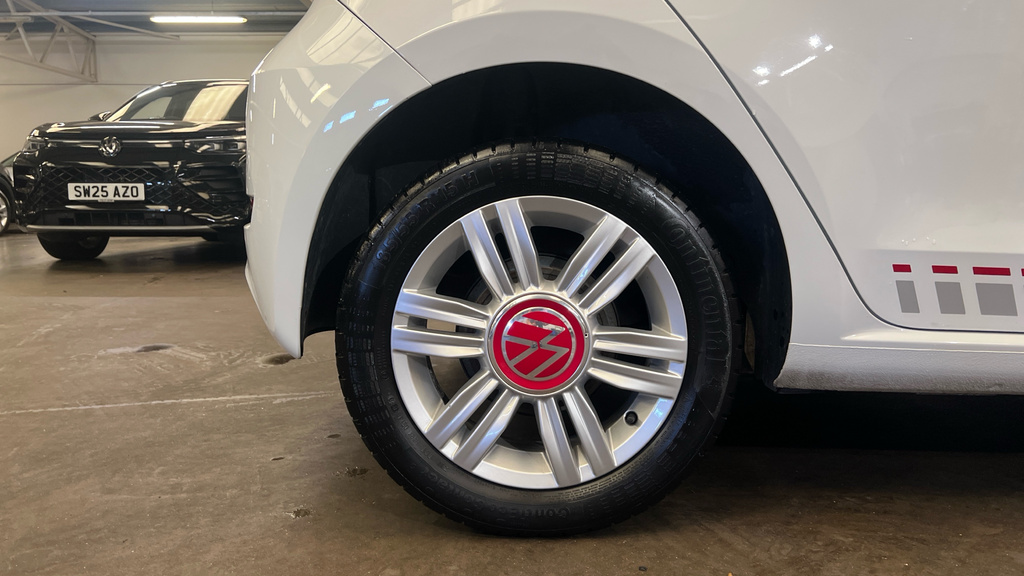 Volkswagen Up Up 1.0 Beats GX70WVT White #5