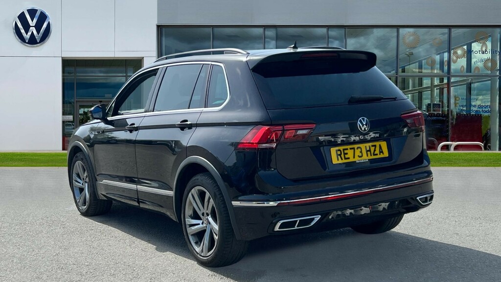 Volkswagen Tiguan Volkswagen Tiguan Estate Special Edi 1.5 Tsi 150 R RE73HZA Black #3