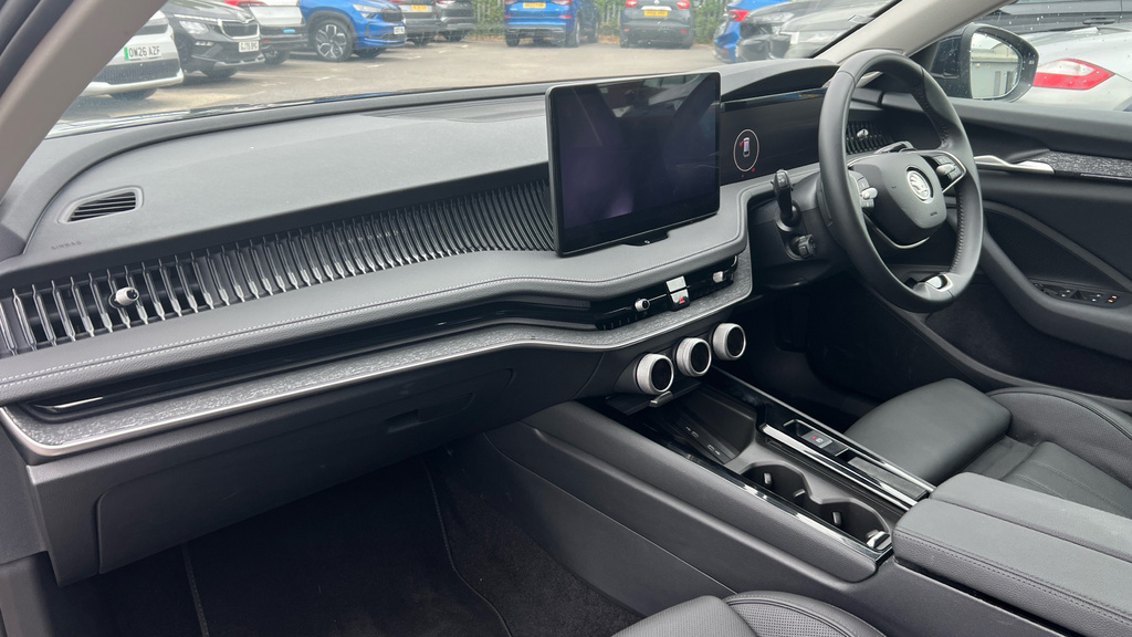 Skoda Superb Superb 1.5 Tsi Iv Se L Dsg EU74BWZ Black #2