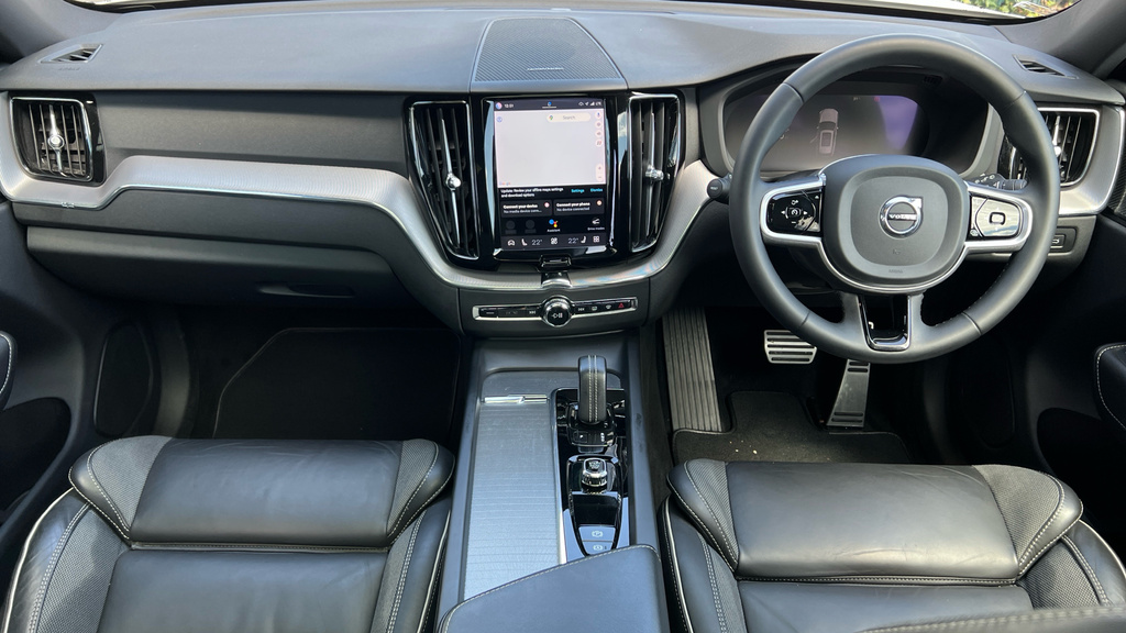 Volvo XC60 Xc60 2.0 B4d R Design Awd Geartronic FY22TUP White #5