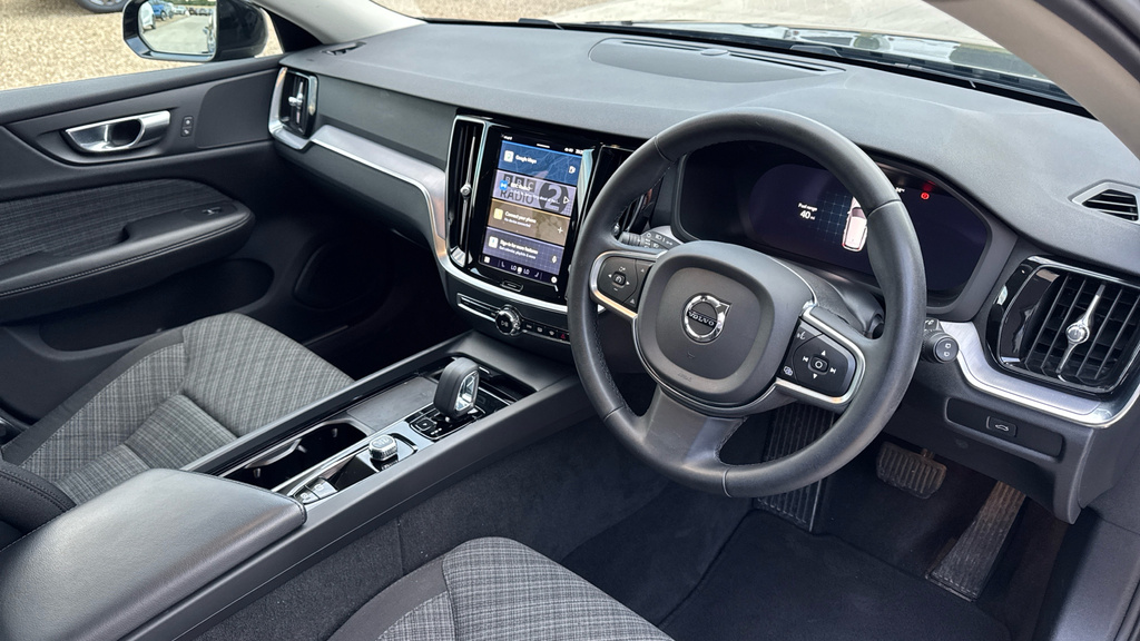 Volvo V60 V60 2.0 B3p Core 7 Speed Black #4