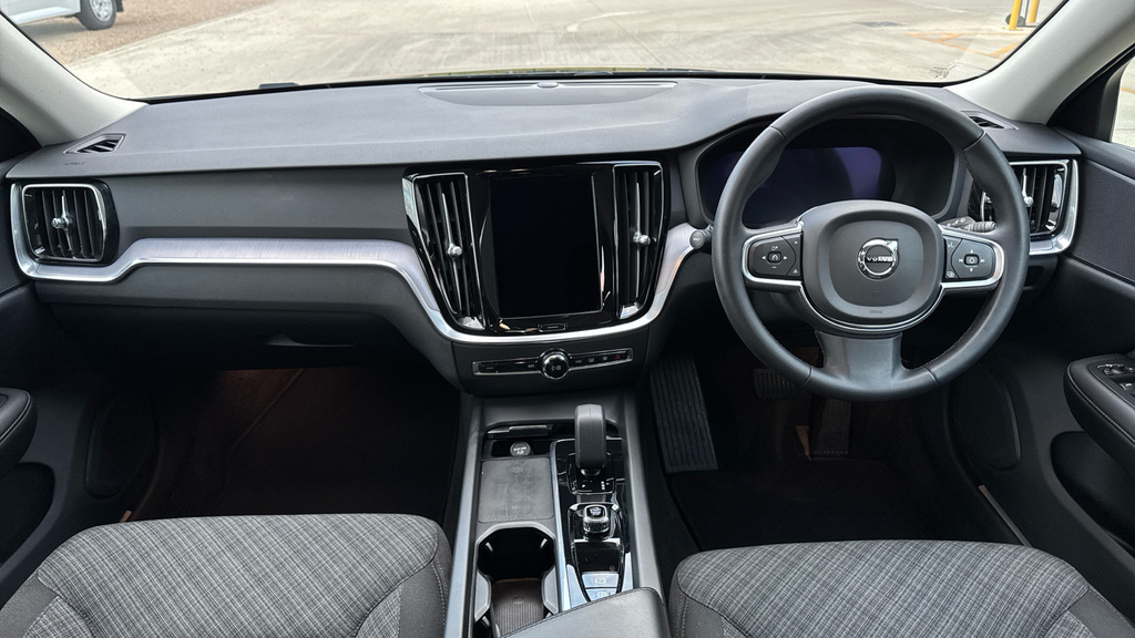 Volvo V60 V60 2.0 B3p Core 7 Speed Black #5