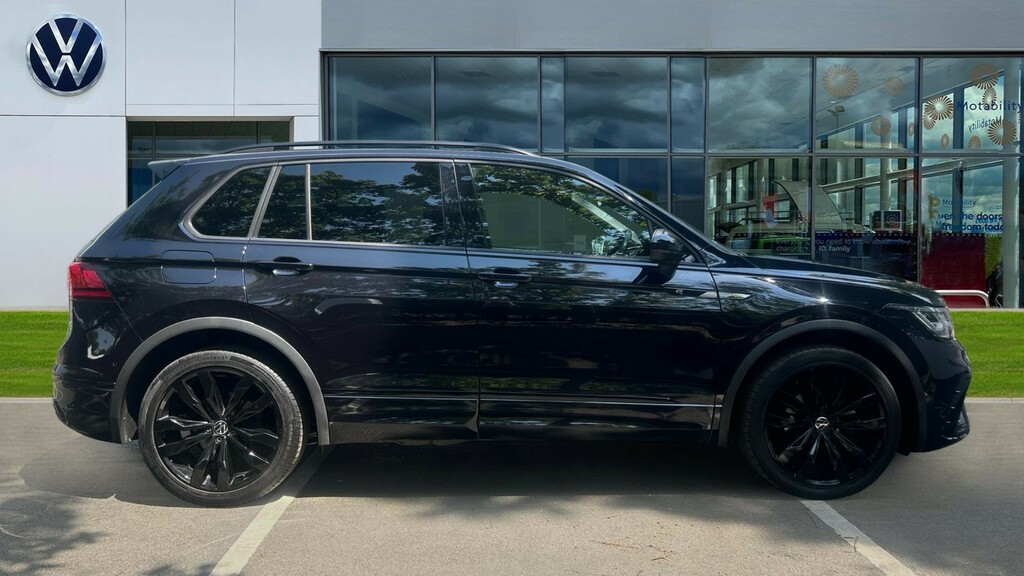 Volkswagen Tiguan Tiguan 1.5 Tsi 150 Black Edition Dsg VU24PVL Black #4