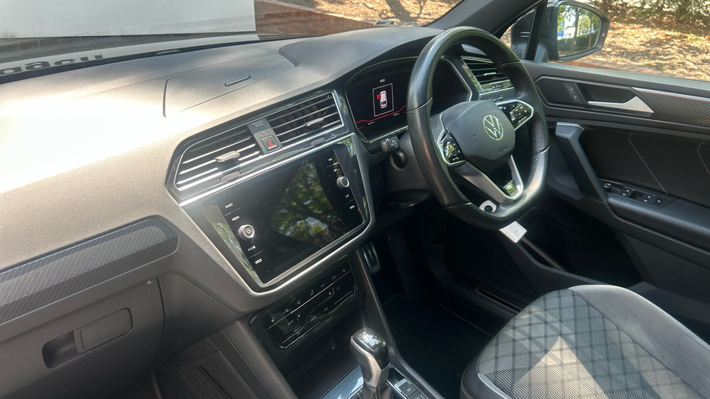 Volkswagen Tiguan Tiguan 1.5 Tsi 150 Black Edition Dsg VU24PVL Black #2