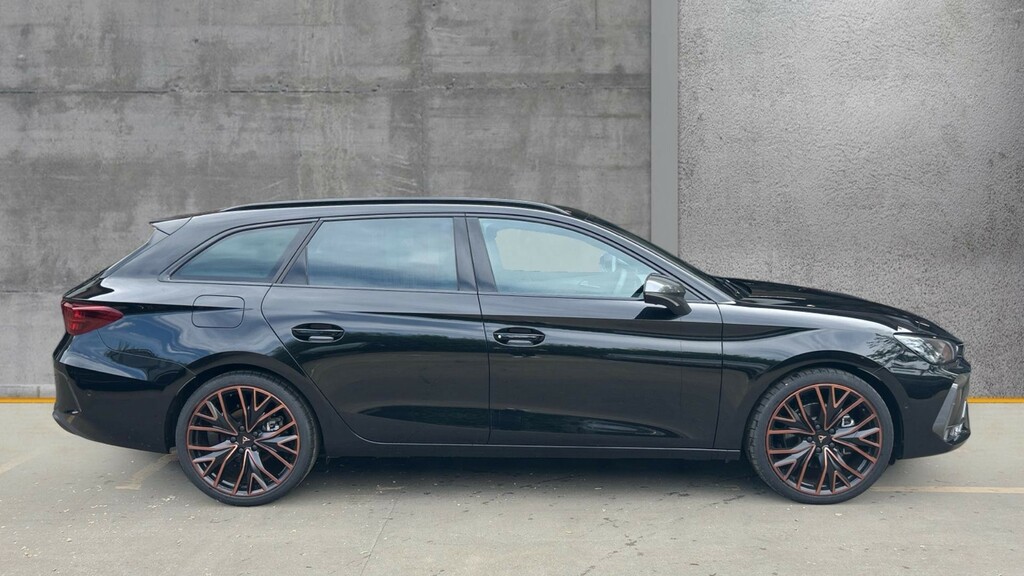 Cupra Leon Leon 1.5 Etsi 150 V3 Dsg KW75TLU Black #4