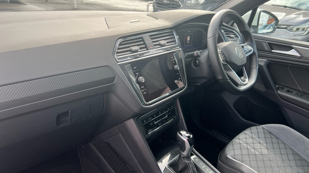 Volkswagen Tiguan Tiguan 1.5 Tsi 150 R-line Edition Dsg MW23TYY White #2