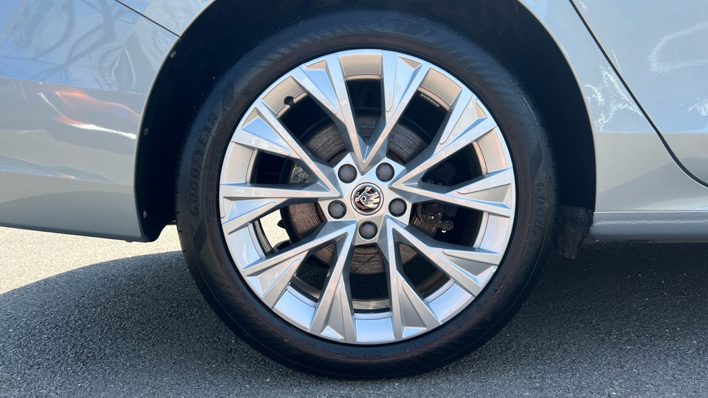 Skoda Superb Superb 1.5 Tsi Iv Se L Dsg EU74DFD Silver #5