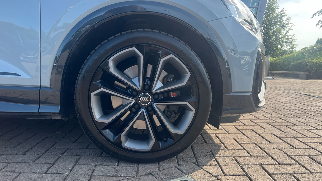 Audi Q2 Q2 Sq2 Quattro Vorsprung S Tronic GP22HBJ Grey #5