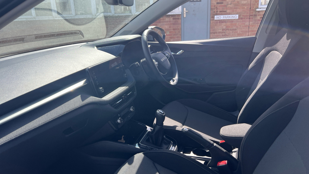 Skoda Fabia Fabia 1.0 Tsi Se Edition GL25NNG Silver #2