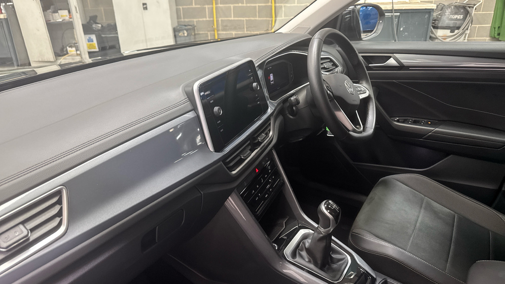 Volkswagen T-Roc T-roc 1.5 Tsi Style GD25RKA Black #2
